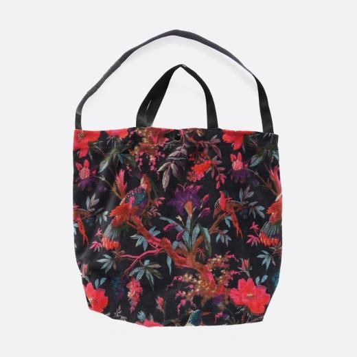 <img class='new_mark_img1' src='https://img.shop-pro.jp/img/new/icons1.gif' style='border:none;display:inline;margin:0px;padding:0px;width:auto;' />CARRY ALL TOTE - BIRD PRINT VELVETEEN