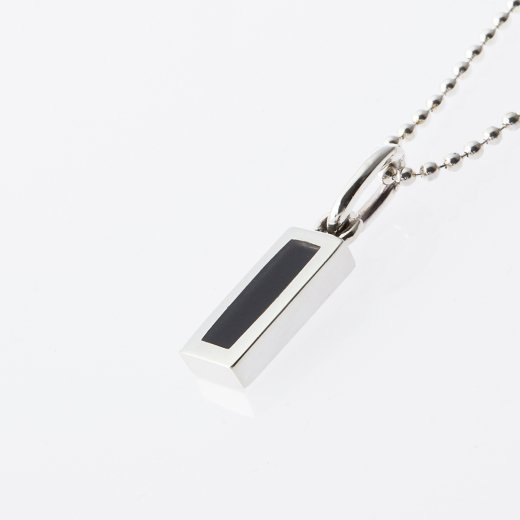 <img class='new_mark_img1' src='https://img.shop-pro.jp/img/new/icons1.gif' style='border:none;display:inline;margin:0px;padding:0px;width:auto;' />RECTANGLE NECKLACE with ONYX