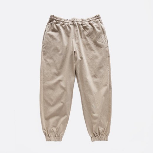 <img class='new_mark_img1' src='https://img.shop-pro.jp/img/new/icons1.gif' style='border:none;display:inline;margin:0px;padding:0px;width:auto;' />UNLIKELY SIDE SEAMLESS SWEAT PANTS 