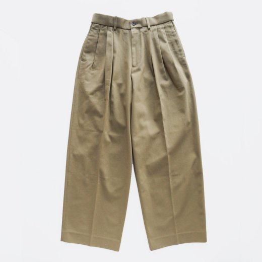 <img class='new_mark_img1' src='https://img.shop-pro.jp/img/new/icons1.gif' style='border:none;display:inline;margin:0px;padding:0px;width:auto;' />TRIPLE PLEATED WIDE TROUSERS