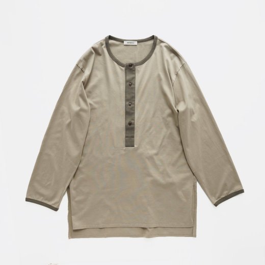 <img class='new_mark_img1' src='https://img.shop-pro.jp/img/new/icons1.gif' style='border:none;display:inline;margin:0px;padding:0px;width:auto;' />HENLEY NECK LONG SLEEVE SHIRT