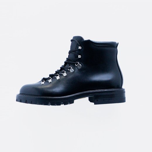 <img class='new_mark_img1' src='https://img.shop-pro.jp/img/new/icons1.gif' style='border:none;display:inline;margin:0px;padding:0px;width:auto;' />MOUNTAIN BOOTS