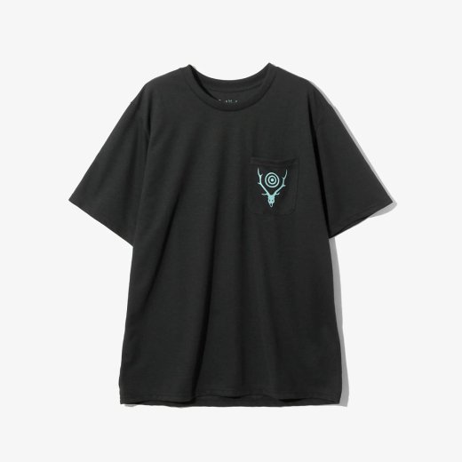 <img class='new_mark_img1' src='https://img.shop-pro.jp/img/new/icons1.gif' style='border:none;display:inline;margin:0px;padding:0px;width:auto;' />S/S ROUND POCKET TEE - CIRCLE HORN