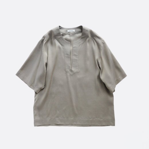 <img class='new_mark_img1' src='https://img.shop-pro.jp/img/new/icons1.gif' style='border:none;display:inline;margin:0px;padding:0px;width:auto;' />CUPRO AMUNDSEN PULLOVER SHIRT