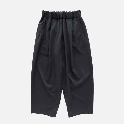 <img class='new_mark_img1' src='https://img.shop-pro.jp/img/new/icons1.gif' style='border:none;display:inline;margin:0px;padding:0px;width:auto;' />OCTAGRAM POLYESTER MATTE PLAIN FABRIC PANTS