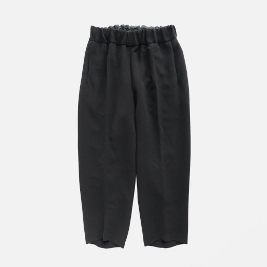 <img class='new_mark_img1' src='https://img.shop-pro.jp/img/new/icons1.gif' style='border:none;display:inline;margin:0px;padding:0px;width:auto;' />POLYESTER DRAPE DOUBLE CLOTH MIKADUKI PANTS