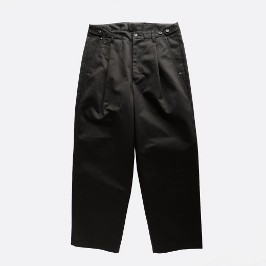<img class='new_mark_img1' src='https://img.shop-pro.jp/img/new/icons1.gif' style='border:none;display:inline;margin:0px;padding:0px;width:auto;' />FINX COTTON WEST-POINT TUCKED PANTS