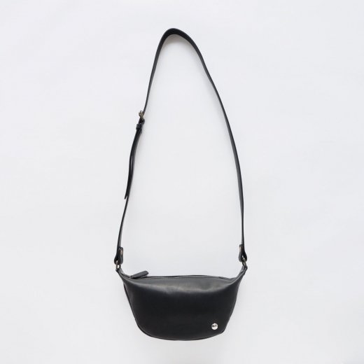 <img class='new_mark_img1' src='https://img.shop-pro.jp/img/new/icons1.gif' style='border:none;display:inline;margin:0px;padding:0px;width:auto;' />MOTO BAG55 HORSE LEATHER MINI SHOULDER BAG