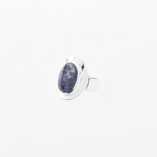 <img class='new_mark_img1' src='https://img.shop-pro.jp/img/new/icons1.gif' style='border:none;display:inline;margin:0px;padding:0px;width:auto;' />AMULET RING WITH SODALITE