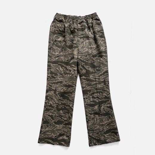 <img class='new_mark_img1' src='https://img.shop-pro.jp/img/new/icons1.gif' style='border:none;display:inline;margin:0px;padding:0px;width:auto;' />CAMO DOC SLACKS