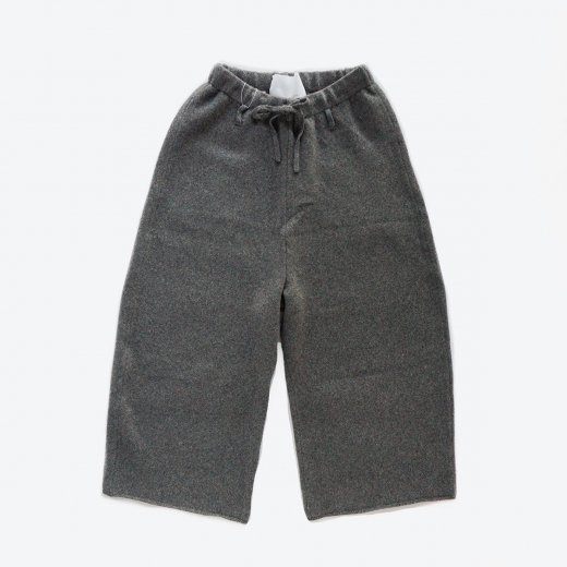 <img class='new_mark_img1' src='https://img.shop-pro.jp/img/new/icons1.gif' style='border:none;display:inline;margin:0px;padding:0px;width:auto;' />KNIT PANTS EXTRA WIDE