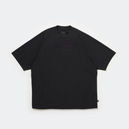 <img class='new_mark_img1' src='https://img.shop-pro.jp/img/new/icons1.gif' style='border:none;display:inline;margin:0px;padding:0px;width:auto;' />TECH LIGHTWEIGHT S/S TEE