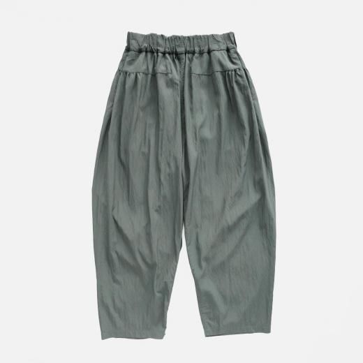 <img class='new_mark_img1' src='https://img.shop-pro.jp/img/new/icons1.gif' style='border:none;display:inline;margin:0px;padding:0px;width:auto;' />VISCOSE & NYLON LIGHT POPLIN WAIST DART GATHER PANT