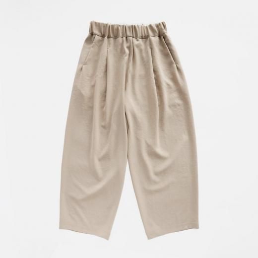 <img class='new_mark_img1' src='https://img.shop-pro.jp/img/new/icons1.gif' style='border:none;display:inline;margin:0px;padding:0px;width:auto;' />HIGH TWISTED POLYESTER TWILL ONE TUCK PANT