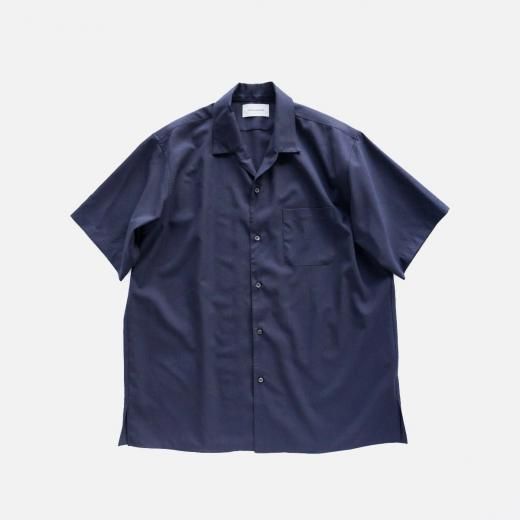 <img class='new_mark_img1' src='https://img.shop-pro.jp/img/new/icons1.gif' style='border:none;display:inline;margin:0px;padding:0px;width:auto;' />ORGANIC WOOL 2/80 TROPICAL ITALIAN OPEN COLLAR S/S SHIRT