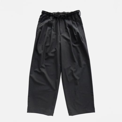 <img class='new_mark_img1' src='https://img.shop-pro.jp/img/new/icons1.gif' style='border:none;display:inline;margin:0px;padding:0px;width:auto;' />ORGANIC WOOL 2/80 TROPICAL TRIPLE PLEATED EASY TROUSERS