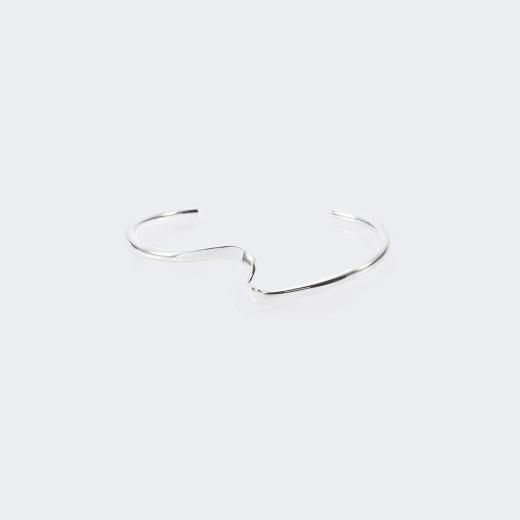<img class='new_mark_img1' src='https://img.shop-pro.jp/img/new/icons1.gif' style='border:none;display:inline;margin:0px;padding:0px;width:auto;' />LOPSIDED BANGLE -THIN-