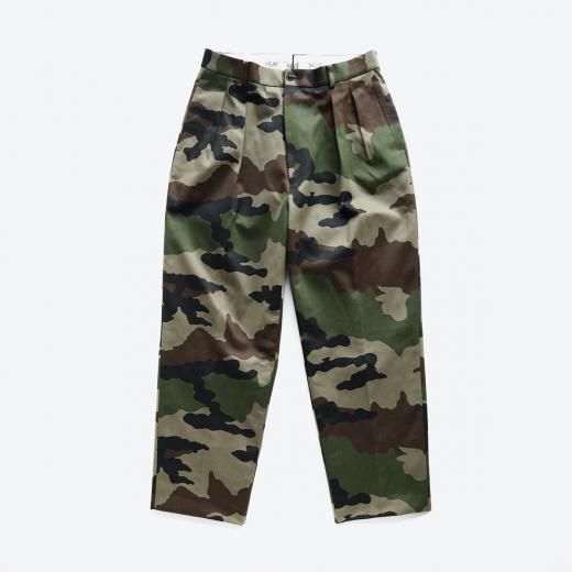 <img class='new_mark_img1' src='https://img.shop-pro.jp/img/new/icons1.gif' style='border:none;display:inline;margin:0px;padding:0px;width:auto;' />90's FRENCH F-2 CAMO NEAT CHINO