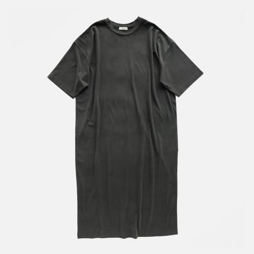 <img class='new_mark_img1' src='https://img.shop-pro.jp/img/new/icons1.gif' style='border:none;display:inline;margin:0px;padding:0px;width:auto;' />HARD WASHED SUVIN OVERSIZED DRESS