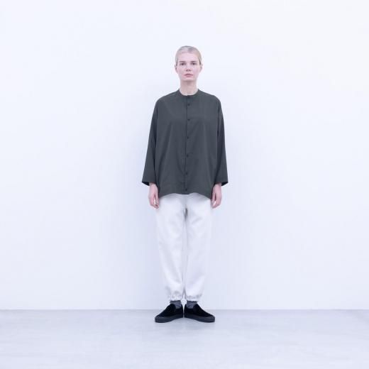 <img class='new_mark_img1' src='https://img.shop-pro.jp/img/new/icons1.gif' style='border:none;display:inline;margin:0px;padding:0px;width:auto;' />STRETCH POLYESTER MATTE TYPEWRITER CLOTH CREW NECK CARDIGAN SHIRT
