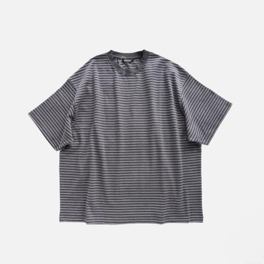 <img class='new_mark_img1' src='https://img.shop-pro.jp/img/new/icons1.gif' style='border:none;display:inline;margin:0px;padding:0px;width:auto;' />BORDER WIDE S/S T-SHIRT