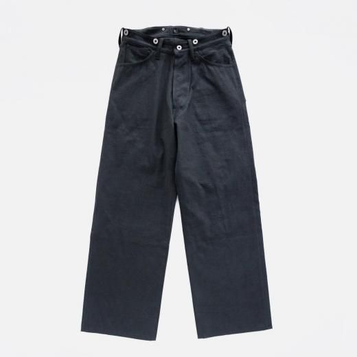 <img class='new_mark_img1' src='https://img.shop-pro.jp/img/new/icons1.gif' style='border:none;display:inline;margin:0px;padding:0px;width:auto;' />LOT.209 BUCKLE-BACKED TROUSERS