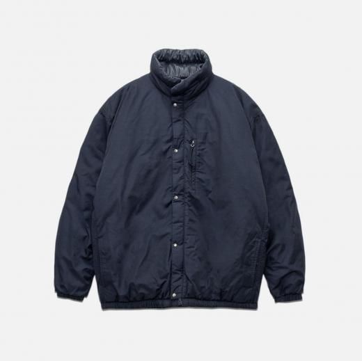 <img class='new_mark_img1' src='https://img.shop-pro.jp/img/new/icons1.gif' style='border:none;display:inline;margin:0px;padding:0px;width:auto;' />REVERSIBLE INSULATION JACKET