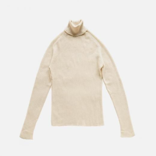 <img class='new_mark_img1' src='https://img.shop-pro.jp/img/new/icons1.gif' style='border:none;display:inline;margin:0px;padding:0px;width:auto;' />CASHMERE SILK TURTLENECK