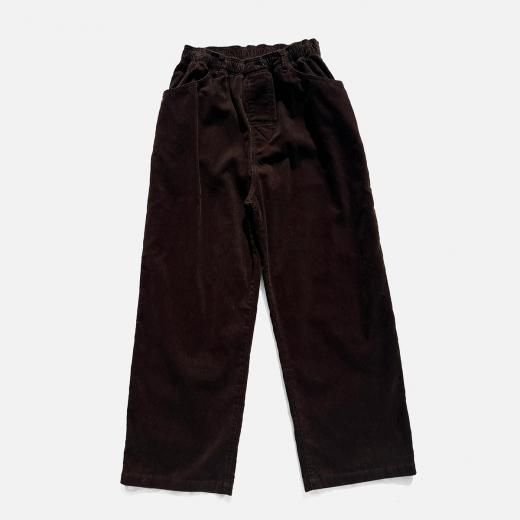 <img class='new_mark_img1' src='https://img.shop-pro.jp/img/new/icons1.gif' style='border:none;display:inline;margin:0px;padding:0px;width:auto;' />STRAIGHT CORDS SLACKS
