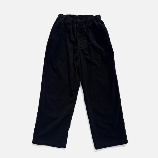 <img class='new_mark_img1' src='https://img.shop-pro.jp/img/new/icons1.gif' style='border:none;display:inline;margin:0px;padding:0px;width:auto;' />STRAIGHT CORDS SLACKS