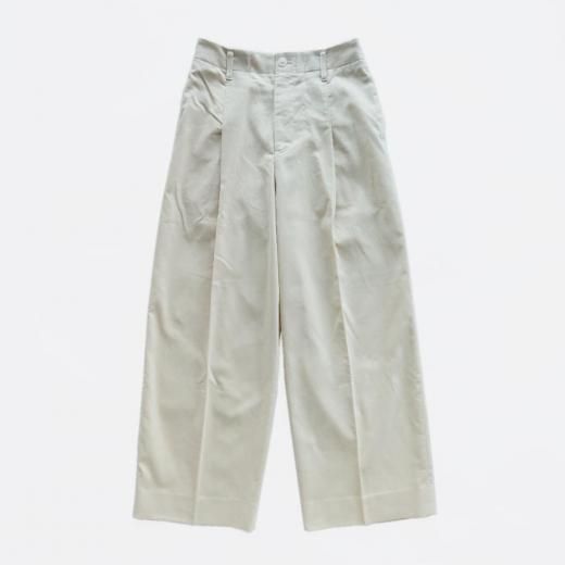 <img class='new_mark_img1' src='https://img.shop-pro.jp/img/new/icons1.gif' style='border:none;display:inline;margin:0px;padding:0px;width:auto;' />FINX COTTON CORDUROY WIDE TROUSERS