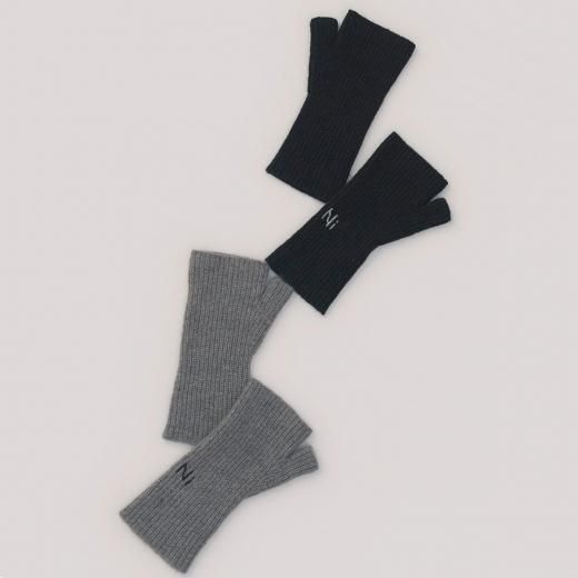 <img class='new_mark_img1' src='https://img.shop-pro.jp/img/new/icons1.gif' style='border:none;display:inline;margin:0px;padding:0px;width:auto;' />ALL YAK MITTEN