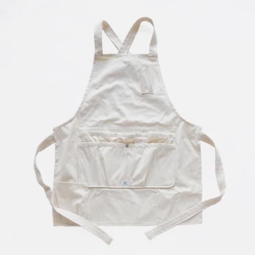 <img class='new_mark_img1' src='https://img.shop-pro.jp/img/new/icons1.gif' style='border:none;display:inline;margin:0px;padding:0px;width:auto;' />WHOLE HOLE APRON CANVAS