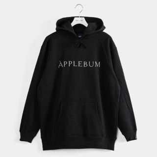 <img class='new_mark_img1' src='https://img.shop-pro.jp/img/new/icons5.gif' style='border:none;display:inline;margin:0px;padding:0px;width:auto;' />APPLEBUM/MUSEUM LOGO SWEAT PARKA