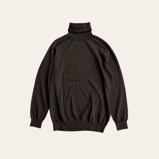 Brown and Dennis " Wool Turtle Neck Knit "  