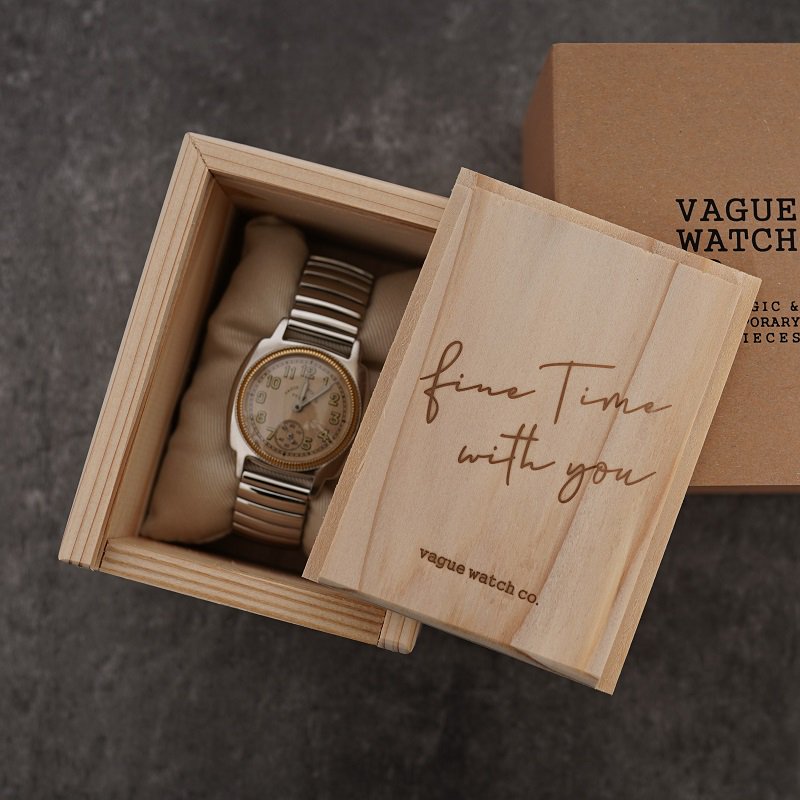 VAGUE WATCH Co. Coussin Early Extension