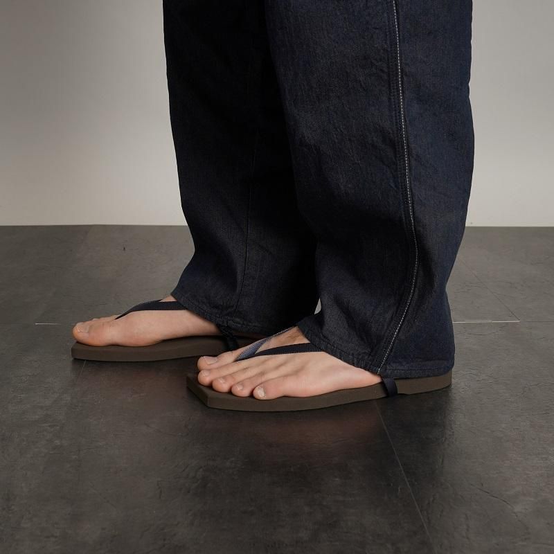 AURALEE ꡼ BELTED BEACH SANDALS MADE BY FOOT THE COACHER / DARK BROWNNAVY