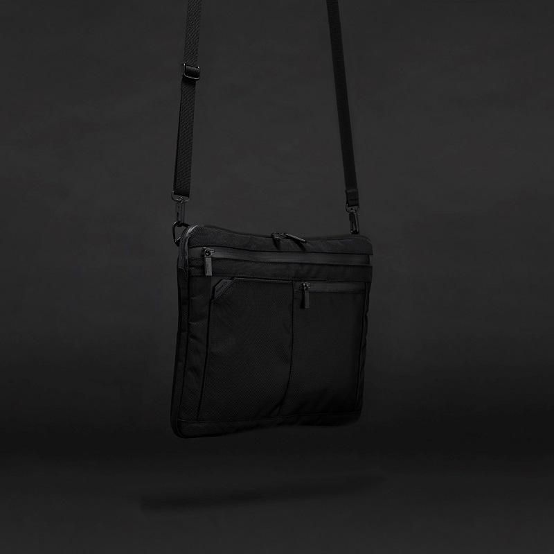 g*t様 モノリス　バッグ、PCケース モノリス/MONOLITH PC CASE STANDARD 13 [バッグ(クラッチバック