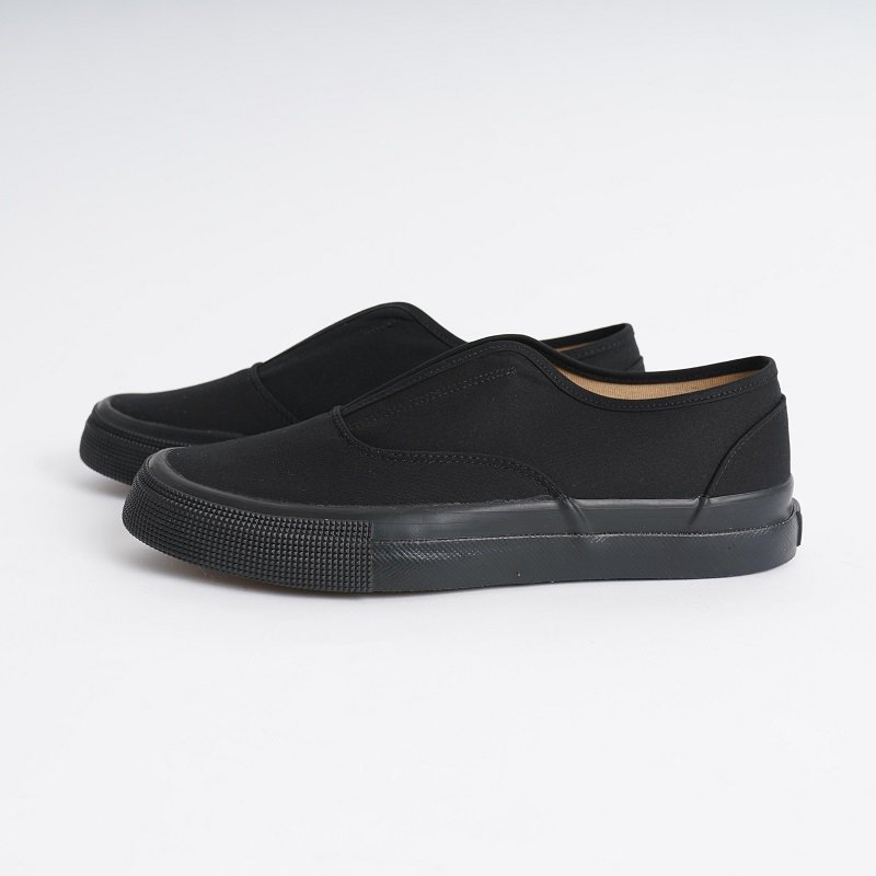 【PRAS プラス】GRID DECK SLIPON VENTILE / BLACK×BLACK- Avelia ONLINE STORE