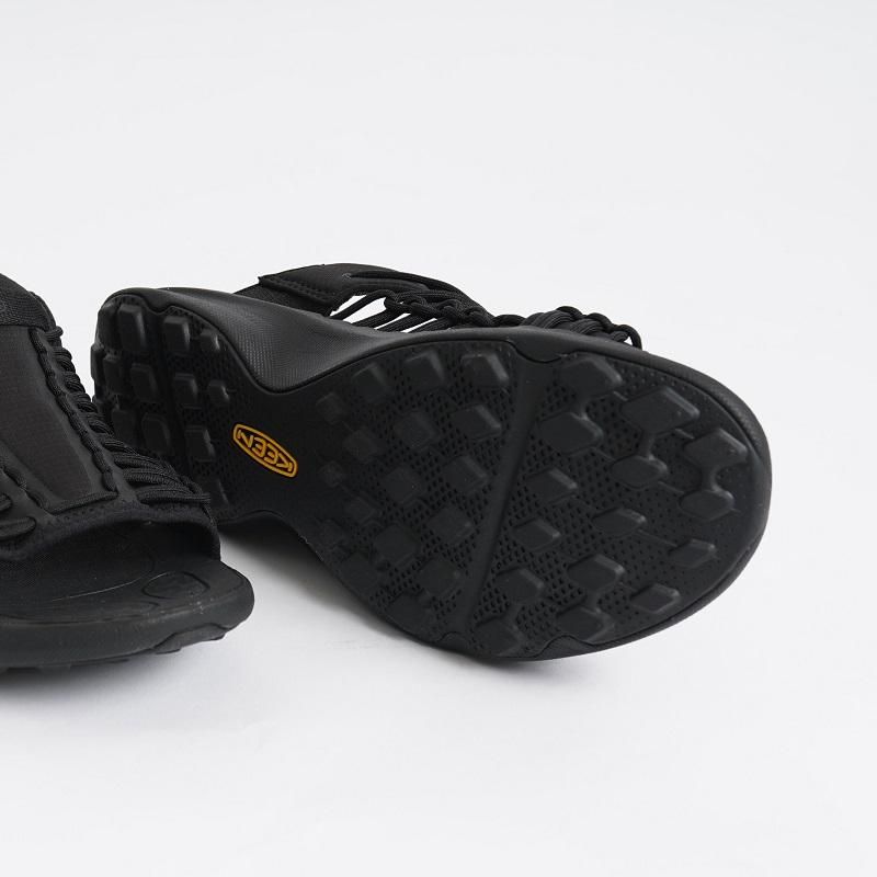KEEN  UNEEK SNK SLIDE / BLACKBLACK