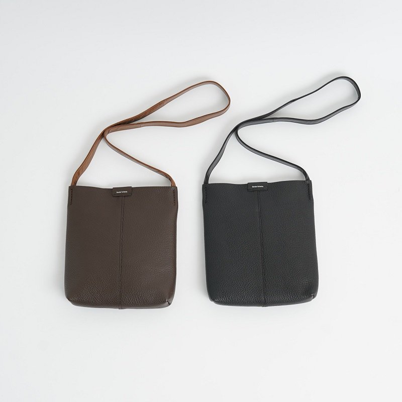 【Hender Scheme エンダースキーマ】 piano shoulder small / 2COLOR