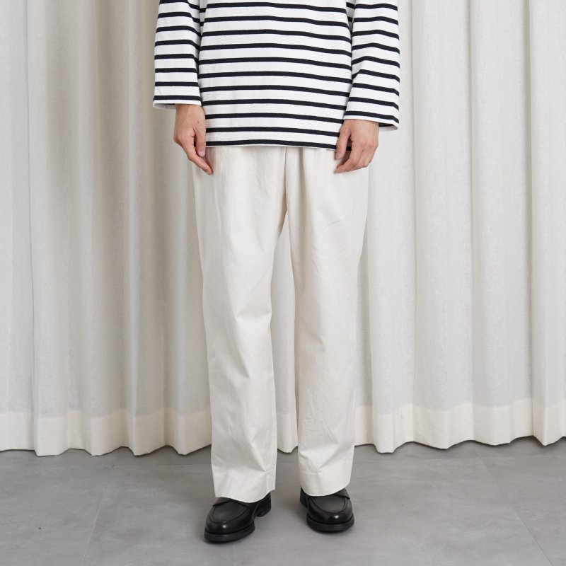 YAECA 䥨 CHINO CLOTH PANTS TUCK STRAIGHT / L.BEIGE
