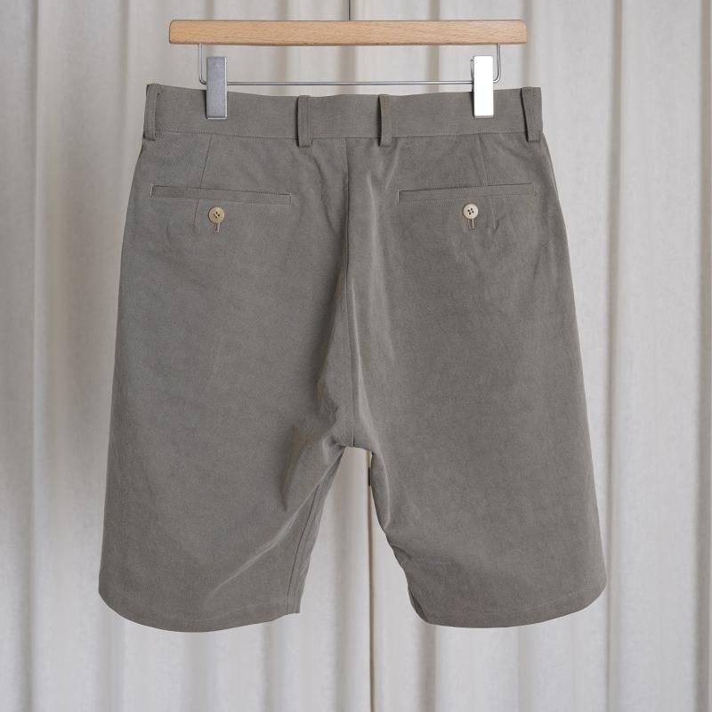 Cale   NIDOM CHINO 2 TUCK SHORTS / GRAIGE