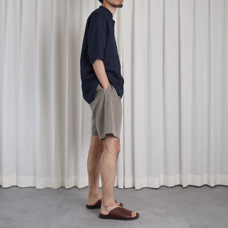 Cale   NIDOM CHINO 2 TUCK SHORTS / GRAIGE