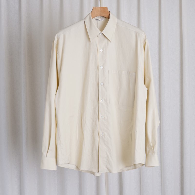 24A/WۡAURALEE ꡼ WASHED FINX TWILL BIG SHIRT / LIGHT BEIGE