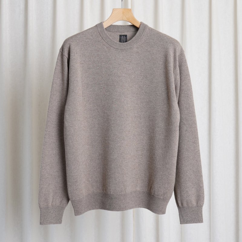 【BATONER バトナー】 INNOCENT CASHMERE CREW NECK / BROWN - Avelia ONLINE STORE