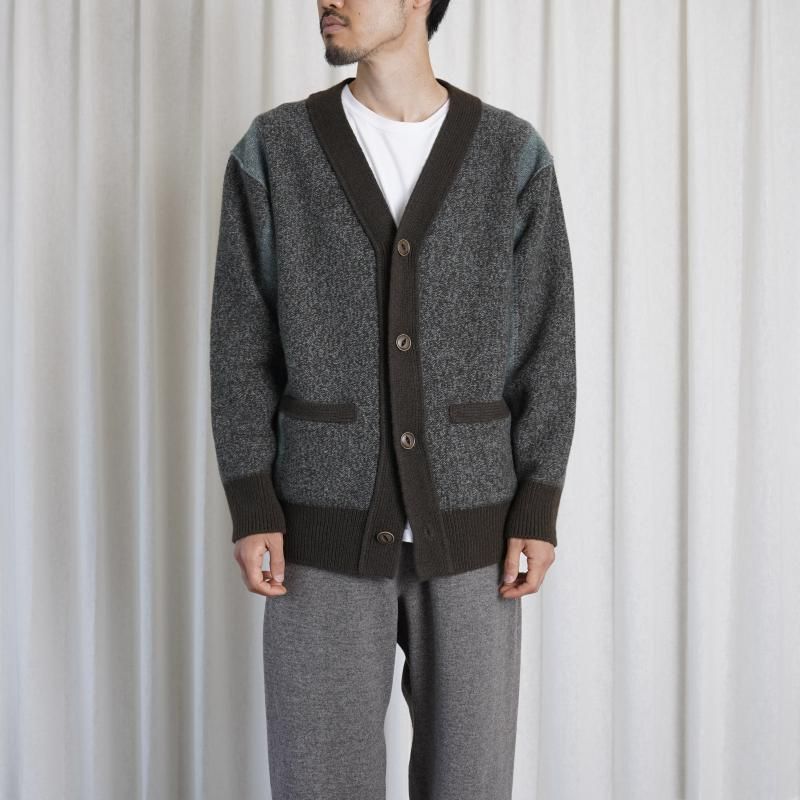 Slopeslow ץ YAK LAMBSWOOL TRICOLOR CARDIGAN / BLUE KHAKI