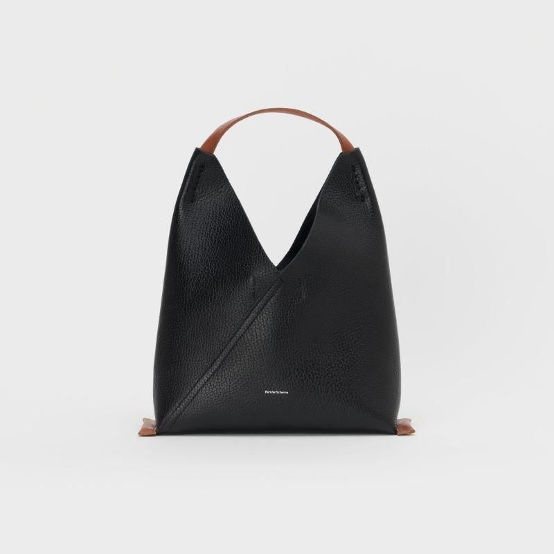 【Hender Scheme エンダースキーマ】 triangle bag / BLACK