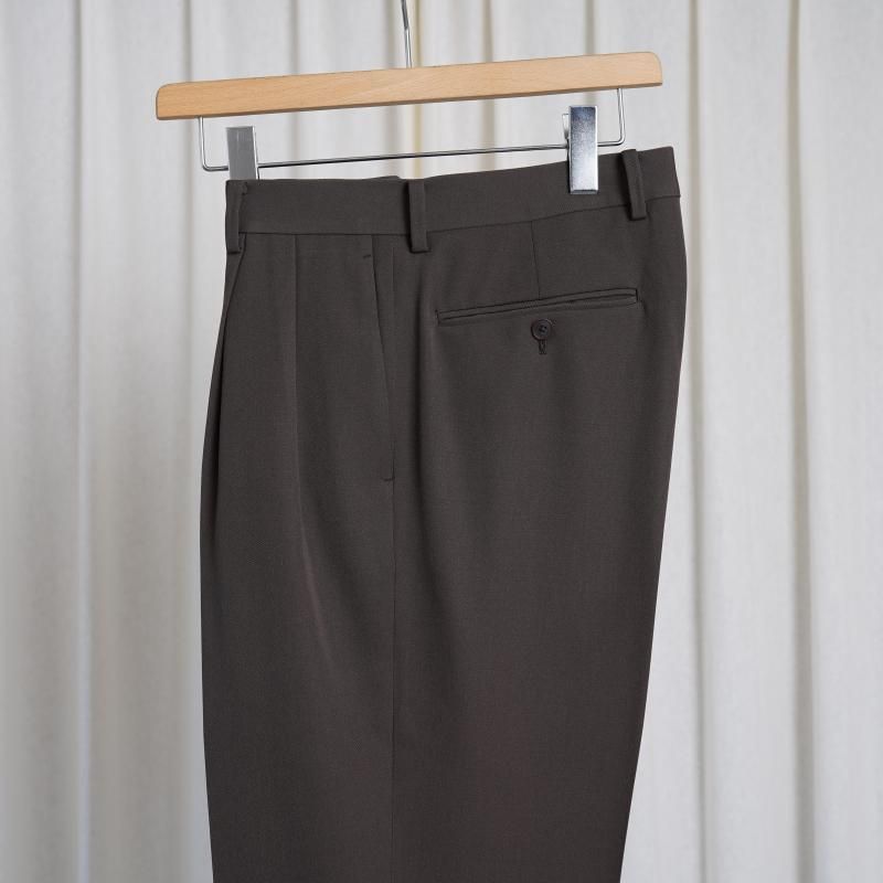 25S/SۡAURALEE ꡼ LIGHT WOOL MAX GABARDINE TWO-TUCK SLACKS / DARK BROWN