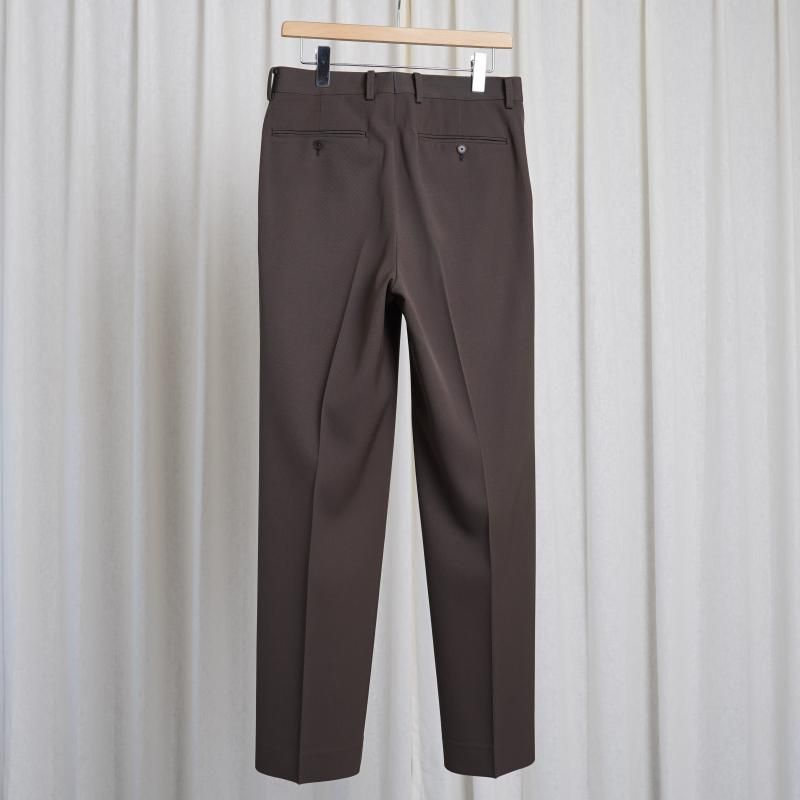 25S/SۡAURALEE ꡼ LIGHT WOOL MAX GABARDINE TWO-TUCK SLACKS / DARK BROWN